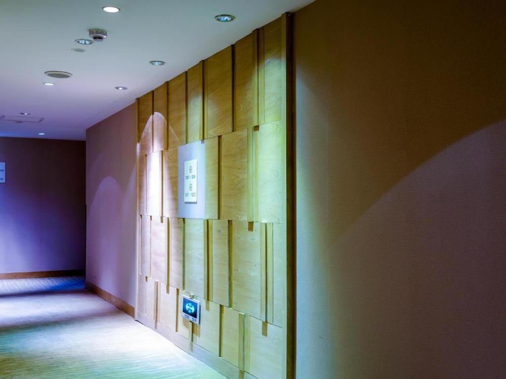 Ji Hotel Shanghai Yan An Road Branch Ngoại thất bức ảnh