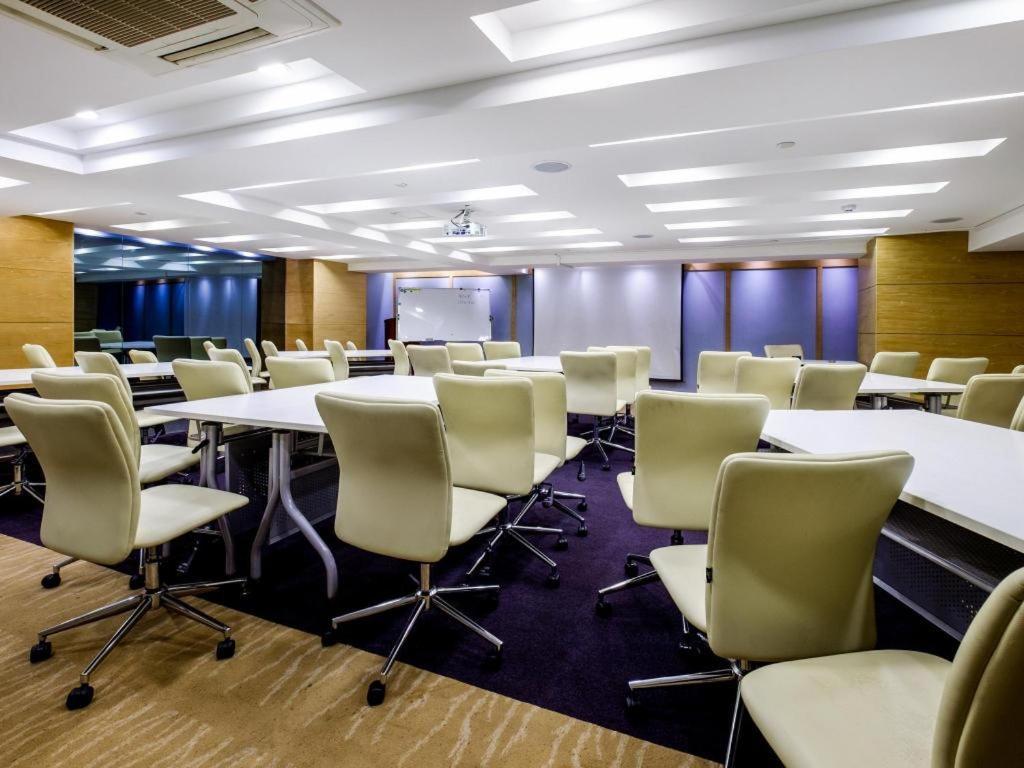 Ji Hotel Shanghai Yan An Road Branch Ngoại thất bức ảnh