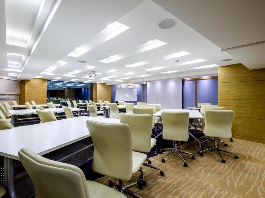 Ji Hotel Shanghai Yan An Road Branch Ngoại thất bức ảnh